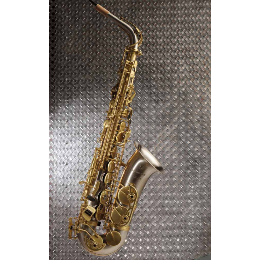 https://www.atelier-des-vents.com/136-medium_default/saxophone-alto-advences-serie-maillechort-brosse-a1000vb.jpg